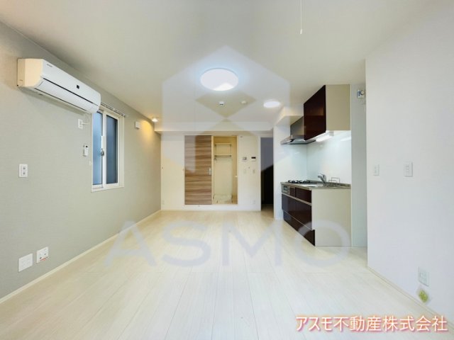 居室・リビング　同マンション別部屋参考写真