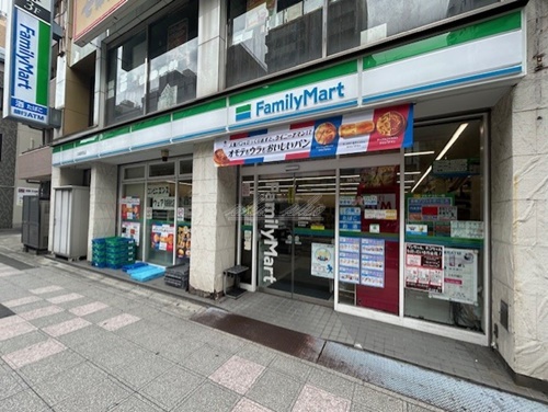 コンビニ　ファミリーマート 川崎駅西店（コンビニ）まで79m