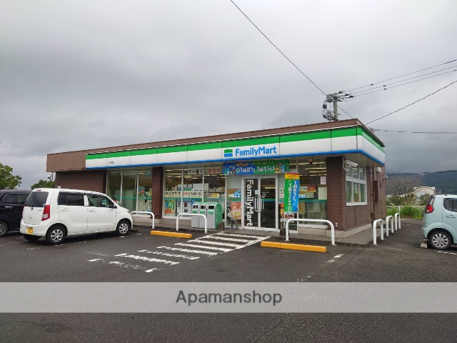 コンビニ　ファミリーマート（コンビニ）まで4926m