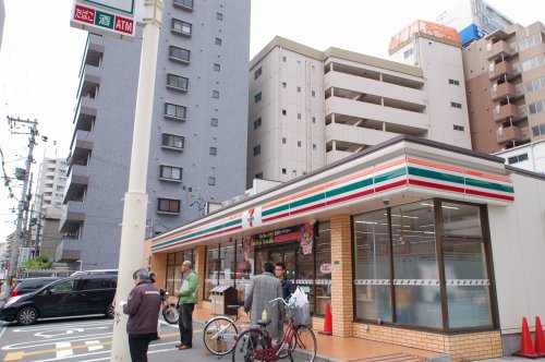 コンビニ　セブン-イレブン大阪ＯＣＡＴ前店（コンビニ）まで190m