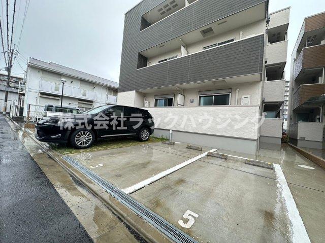 駐車場　【お部屋さがしはラックハウジングにお問合せ下さいませ♪】