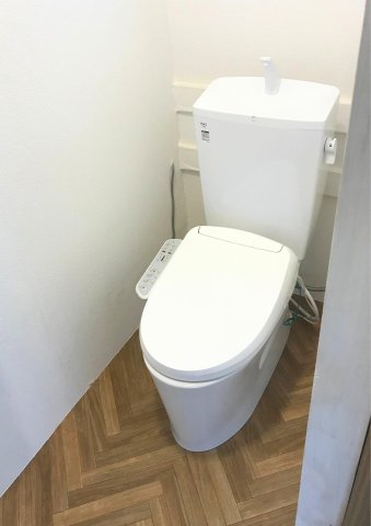 トイレ　水栓トイレ新品