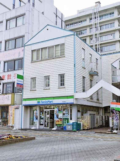 コンビニ　ファミリーマート 名古屋港店（コンビニ）まで644m