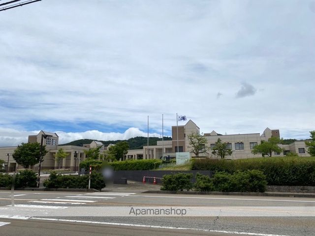 大学・短大　富山大学高岡キャンパス（大学・短大）まで1672m