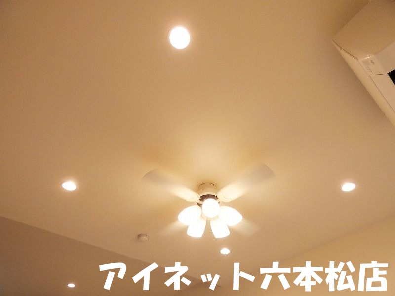 その他設備　シーリングファン付きでオシャレです