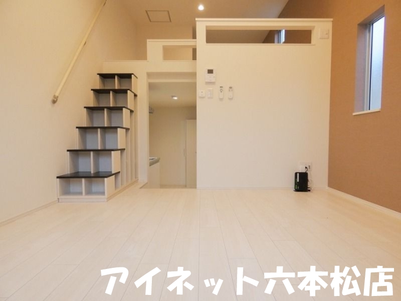 居室・リビング　オシャレなデザイナーズ物件です