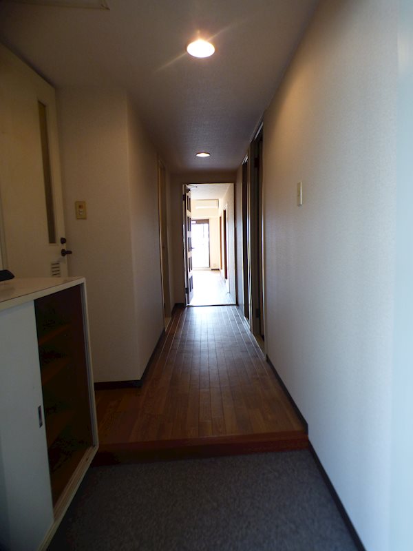 玄関　※他のお部屋です、ご参考までに