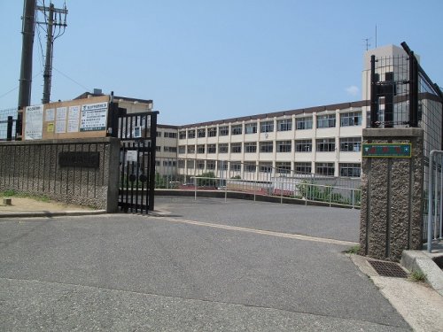 中学校　桃山台中学校（中学校）まで1865m