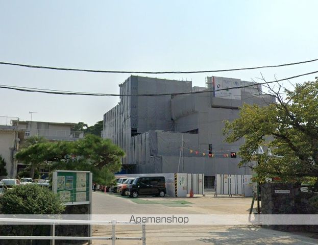 中学校　城北中学校（中学校）まで411m