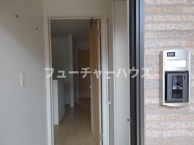 玄関　収納もある玄関です
