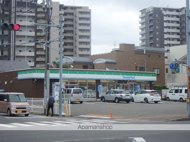 コンビニ　ファミリーマート（コンビニ）まで420m