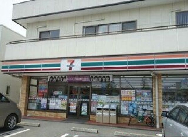 コンビニ　セブンイレブン 飯田町店（コンビニ）まで750m