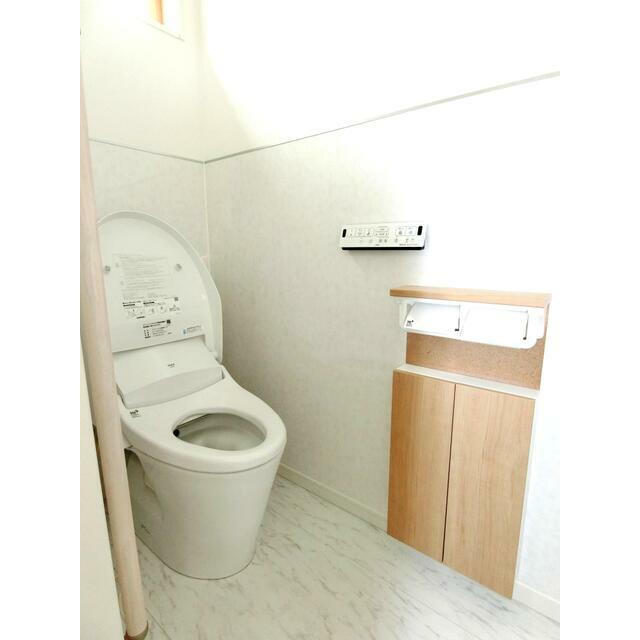 トイレ　トイレはもちろん、温水洗浄便座です