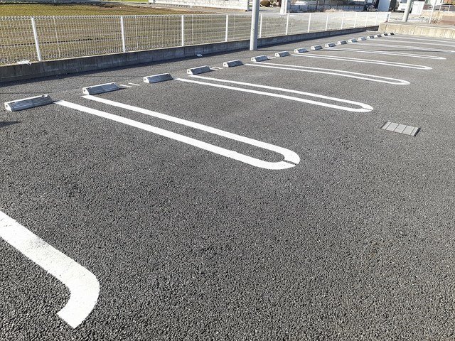 駐車場　駐車場に車を止められます