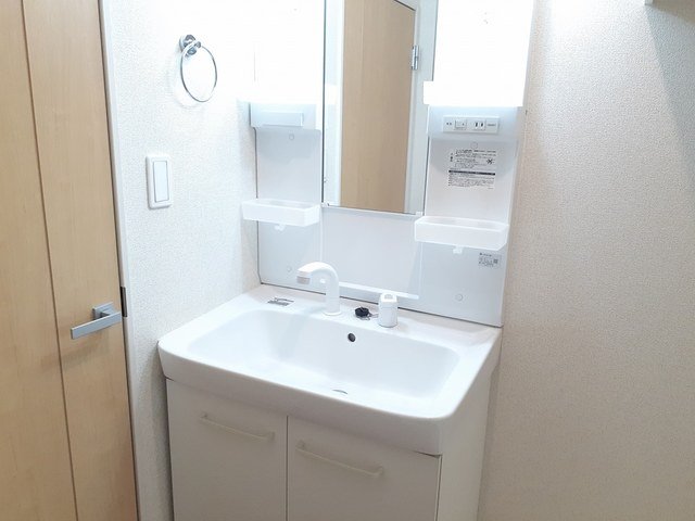 洗面設備　コンパクトで使いやすい洗面所