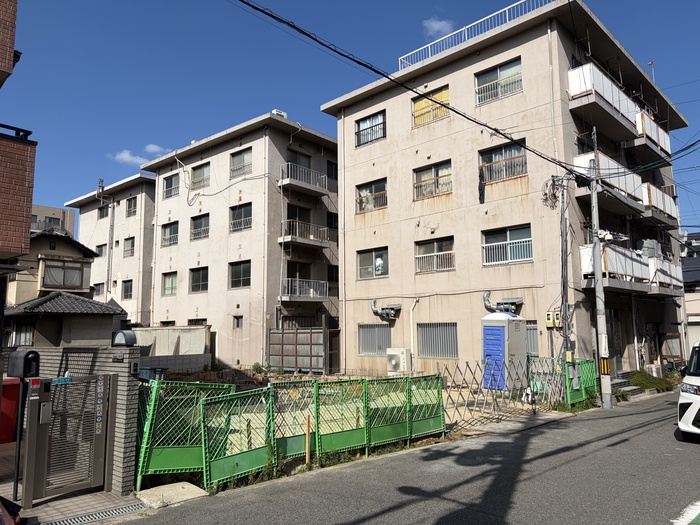 建物外観　建築中