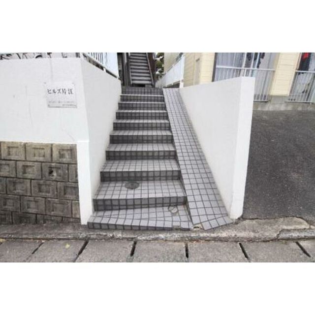 エントランス　建物外観