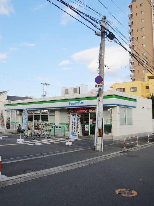 コンビニ　ファミリーマート門真栄町店（コンビニ）まで33m