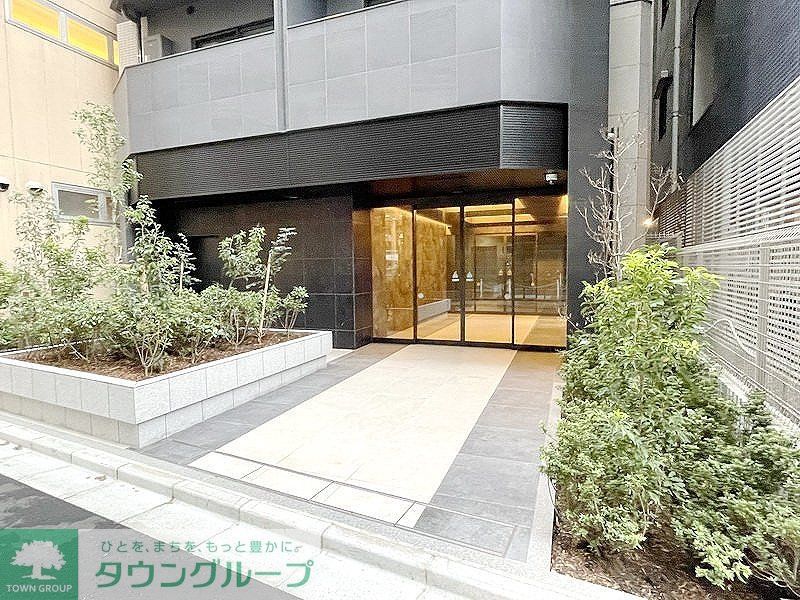 エントランス　お問合せは(株)タウンハウジングレジデンス事業部【03-…