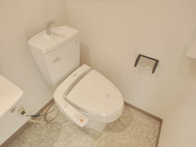 トイレ　★シャワートイレ★