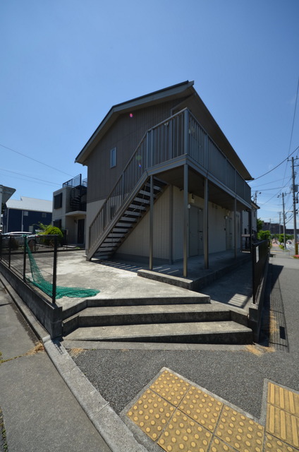エントランス　★共用部分もしっかりお手入れされています★