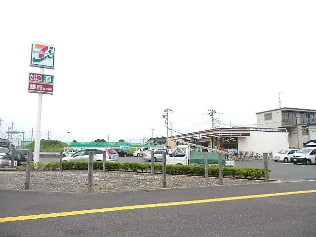 コンビニ　セブンイレブン（コンビニ）まで758m