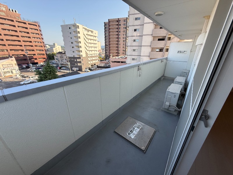 バルコニー　※別号室の写真になります※