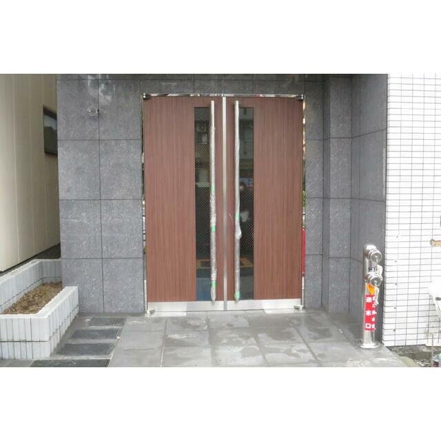 エントランス　弊社は都内全域の物件をご紹介可能です！