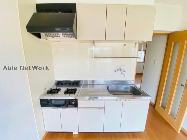 キッチン　同物件別号室の写真