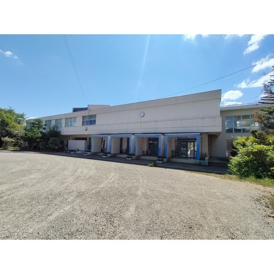 小学校　千曲市立治田小学校（小学校）まで1830m