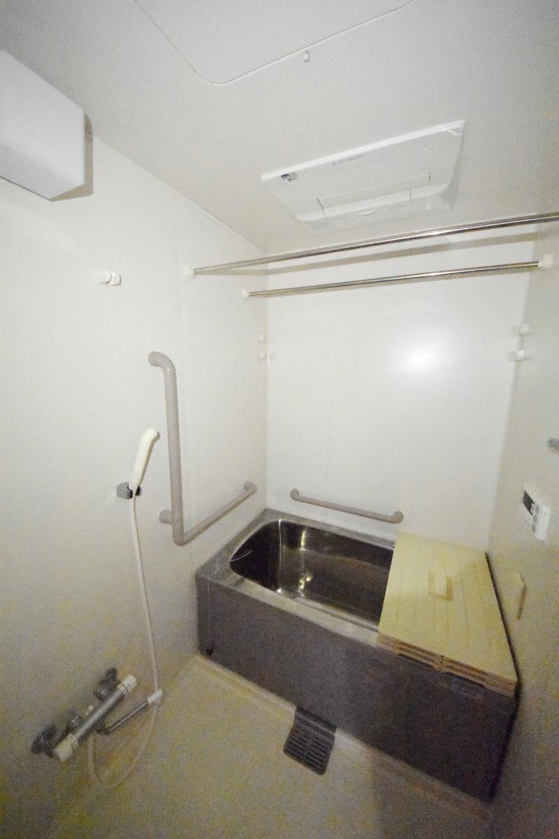 バス・シャワールーム　※別部屋の参考写真です。