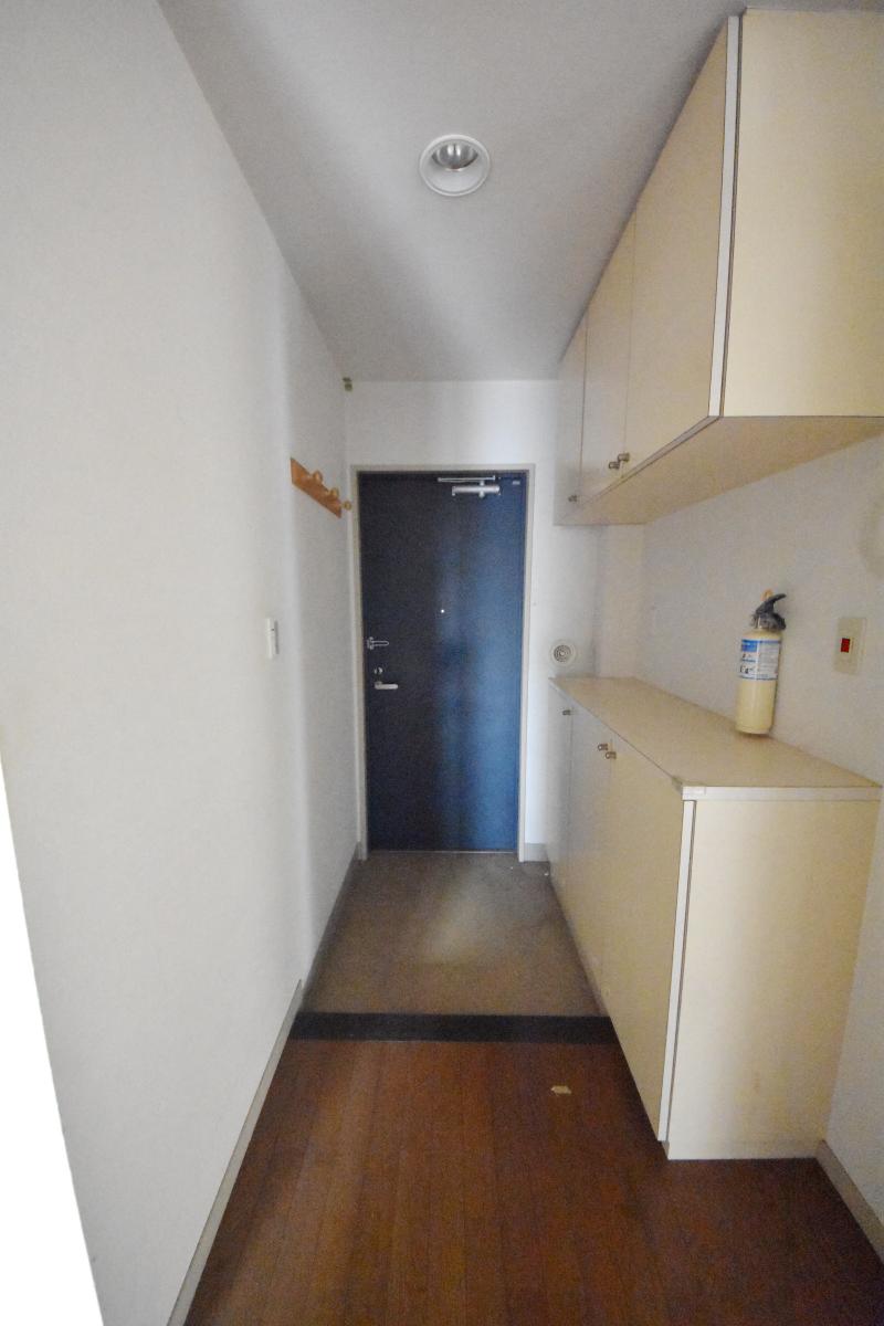 玄関　※別部屋の参考写真です。