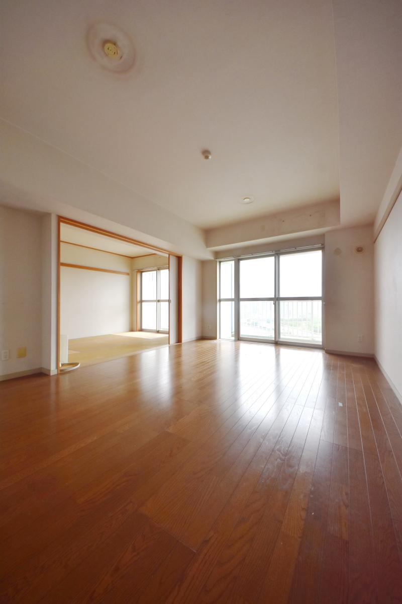 居室・リビング　※別部屋の参考写真です。