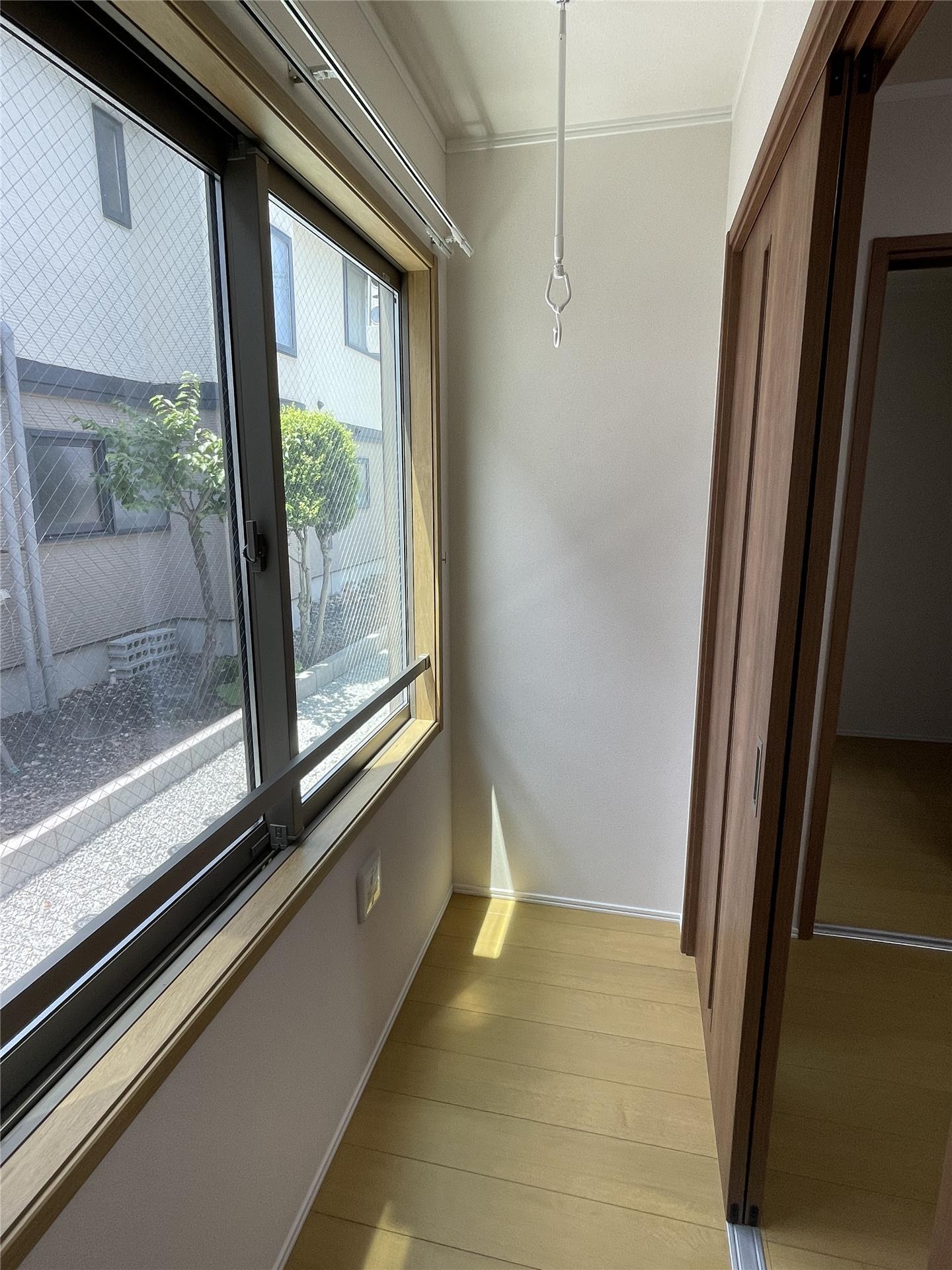 バルコニー　ベランダはありませんが、サンルームがあります♪