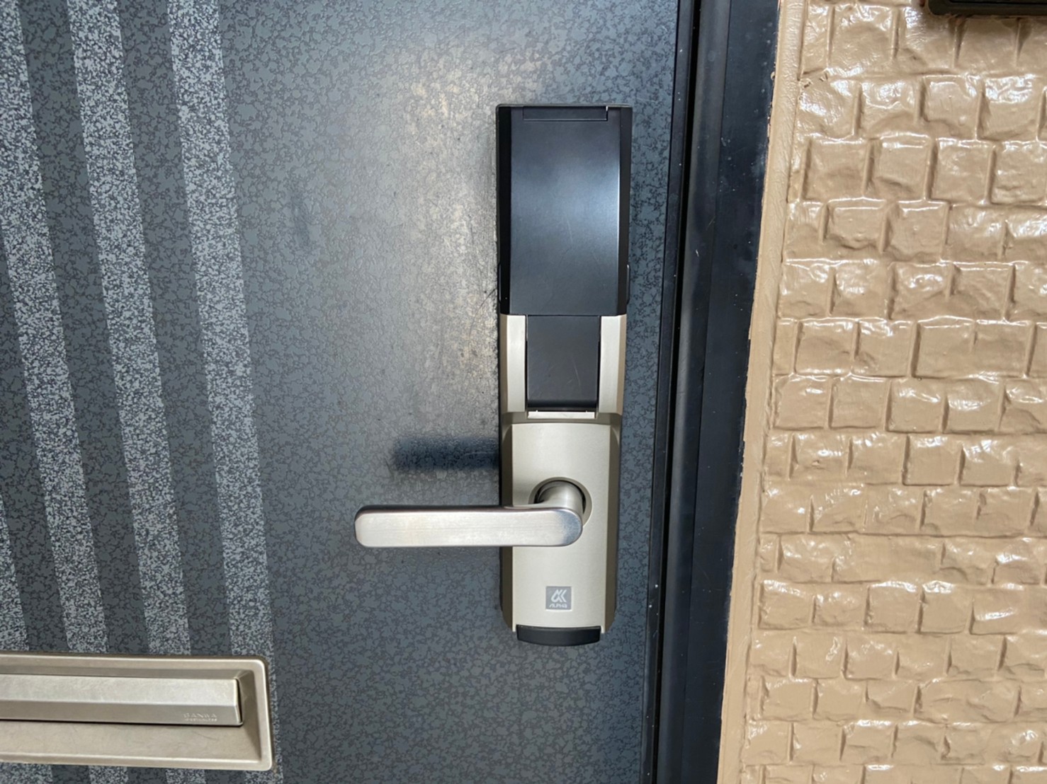 セキュリティ　※同建物の別のお部屋の写真です。