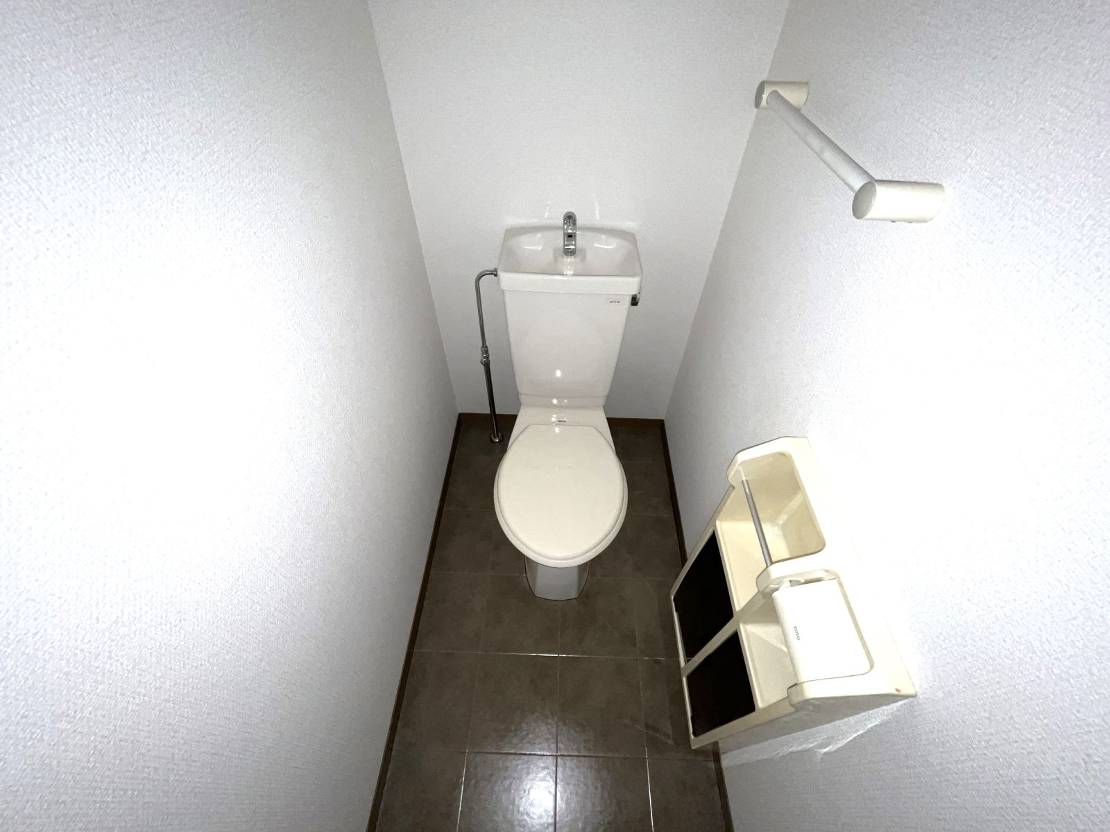 トイレ　※同建物の別のお部屋の写真です。