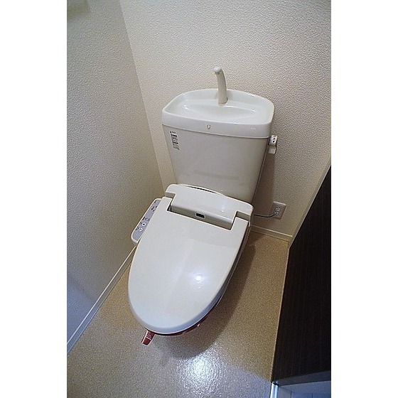 トイレ　温水洗浄機能付き便座