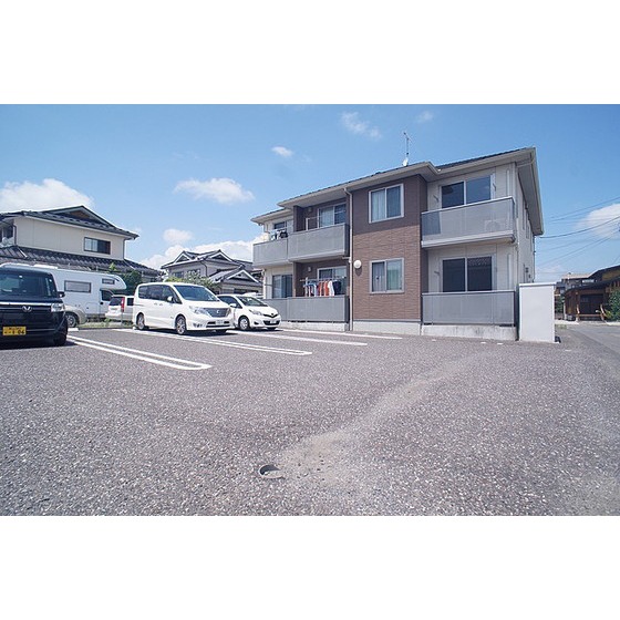 駐車場　縦列２台