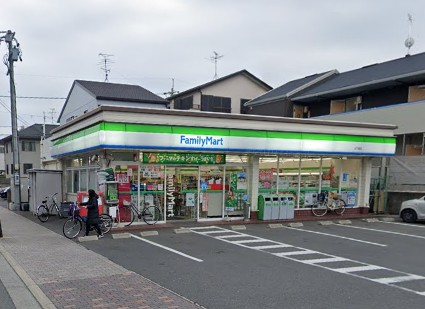 コンビニ　ファミリーマート 山下通店（コンビニ）まで202m