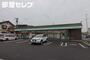 コンビニ　ファミリーマート日比津グランド前店（コンビニ）まで105m