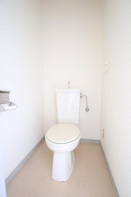 トイレ　【トイレ】同物件の別部屋のお写真です。現状優先