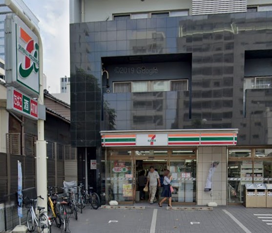 コンビニ　セブンイレブン 名古屋丸の内2丁目店（コンビニ）まで1m
