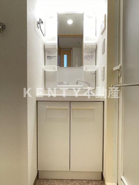 洗面設備　コンパクトで使いやすい洗面所