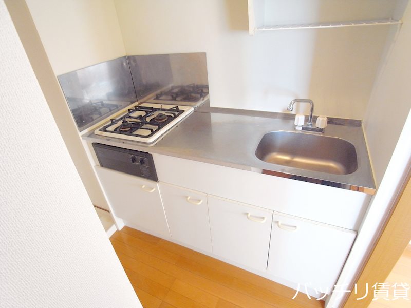 キッチン　別号室タイプの為、現状を優先いたします