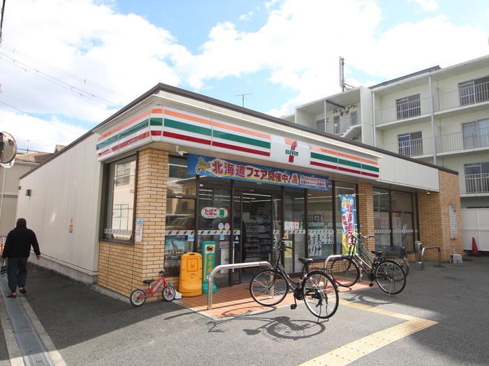 コンビニ　セブンレイブン豊中桜の町５丁目店（コンビニ）まで568m