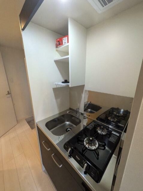 キッチン　※同じ建物別号室の写真です。