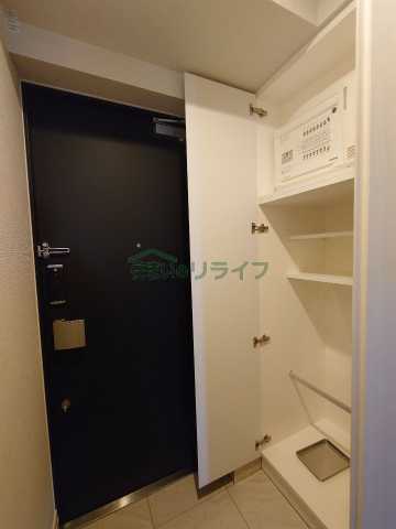 ドゥーエ東大前の玄関写真