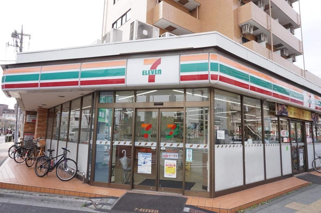 コンビニ　セブンイレブン 足立梅島1丁目店（コンビニ）まで163m