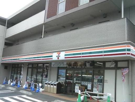 コンビニ　セブンイレブン船橋前原東4丁目店（コンビニ）まで449m
