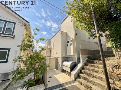 建物外観　安心のオートロック付きです☆